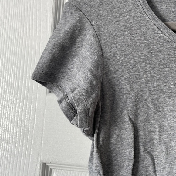 Carroll Reed tee🤍 - Picture 3 of 3